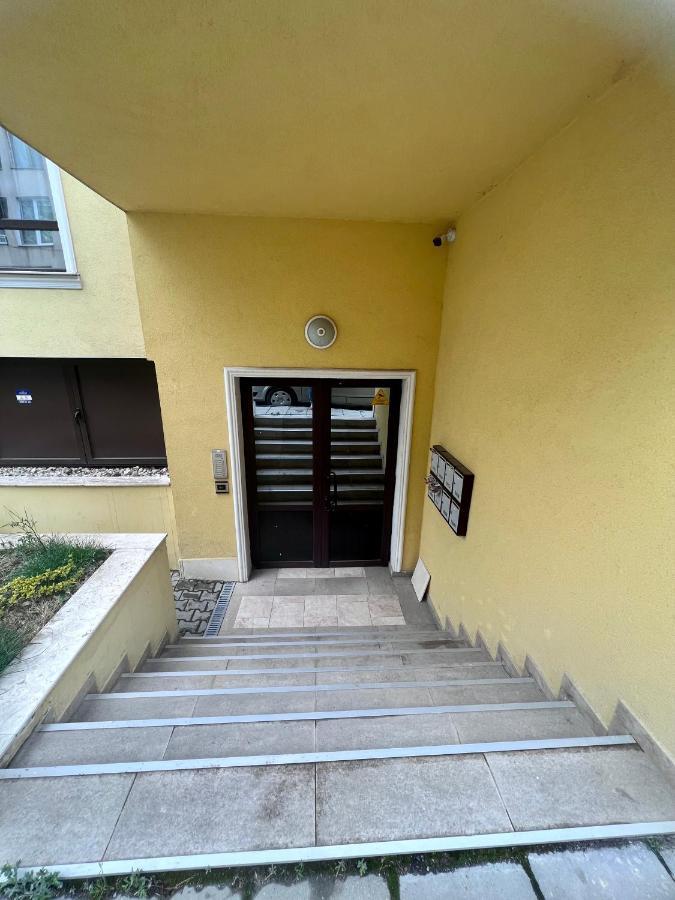 Apartemen Vitosha Terrace 1br With Parking *