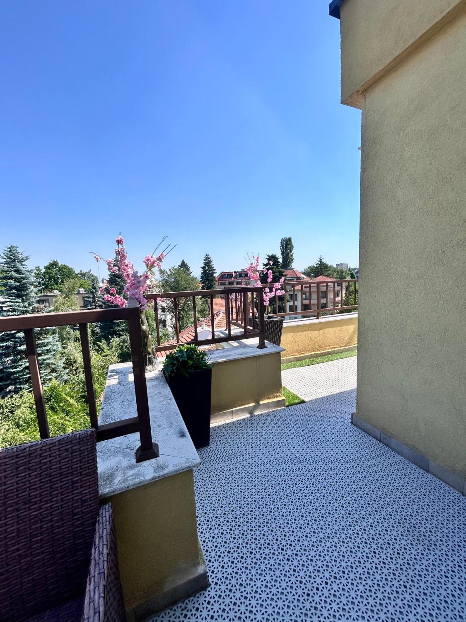 Vitosha Terrace 1br With Parking Apartment Sofia